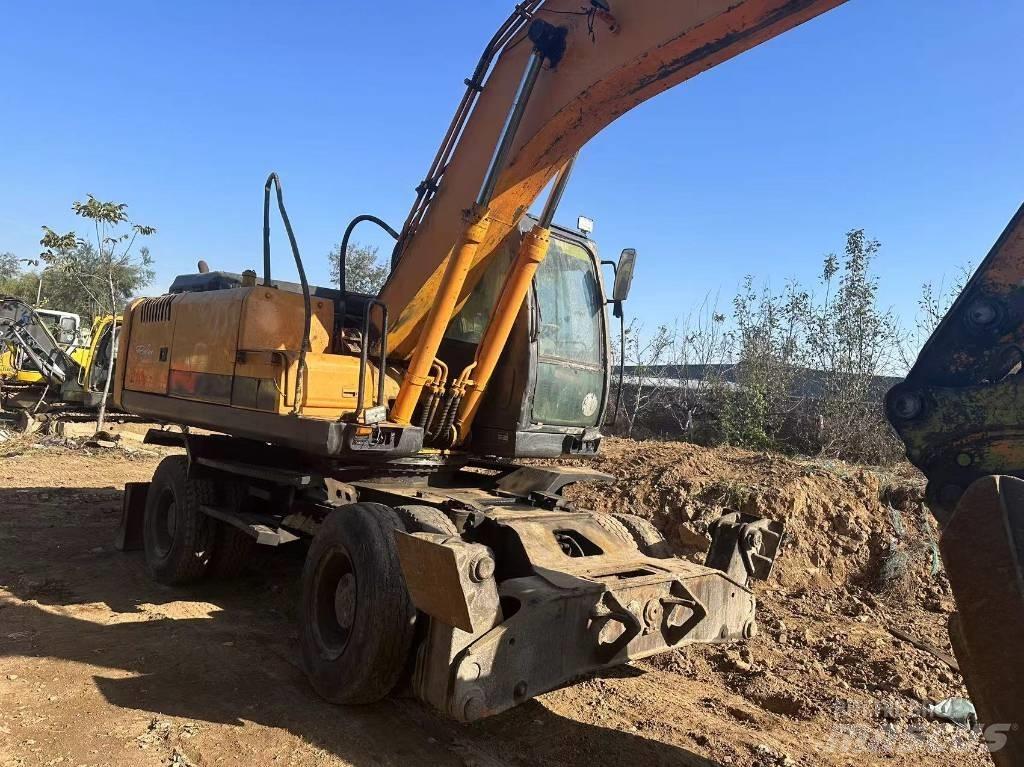 Hyundai R210WD Escavadoras de rodas