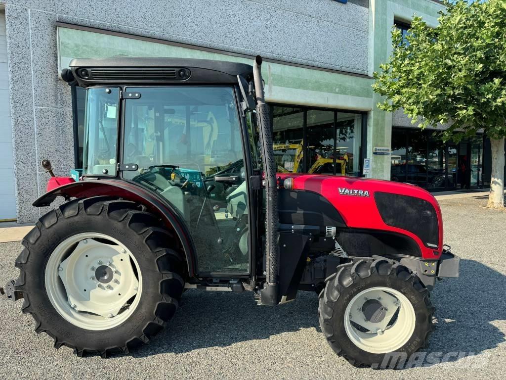Valtra F95 Tratores Agrícolas usados