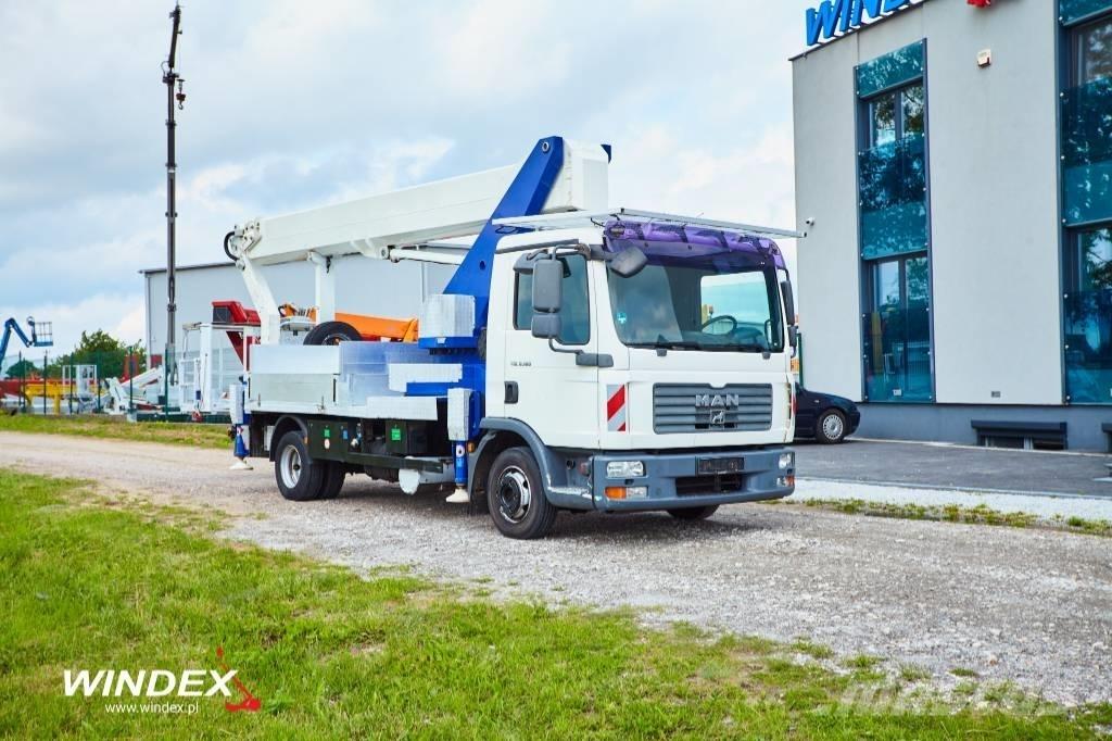 Wumag WT 300 Plataformas aéreas montadas em camião