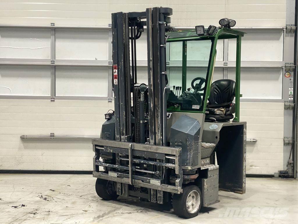 Combilift CBE2500 Carregadores laterais