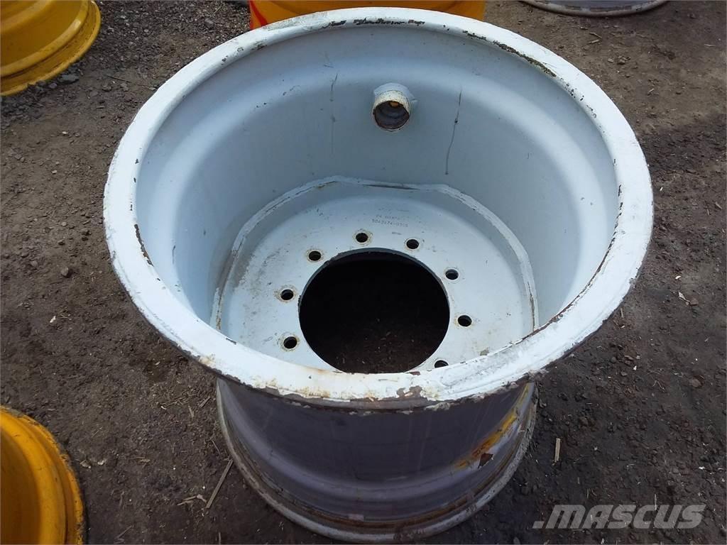 Valmet 801 24x26,5 Pneus
