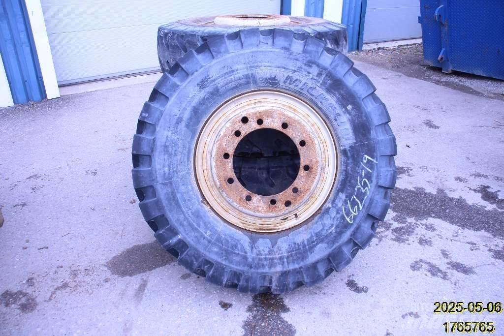 Michelin XMINED2 Pneus