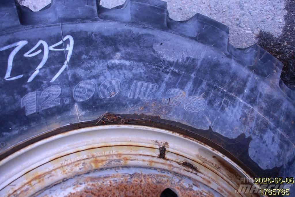 Michelin XMINED2 Pneus