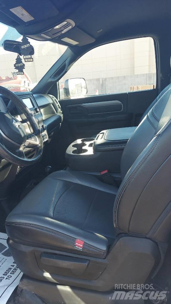 RAM 5500 Camiões estrado/caixa aberta