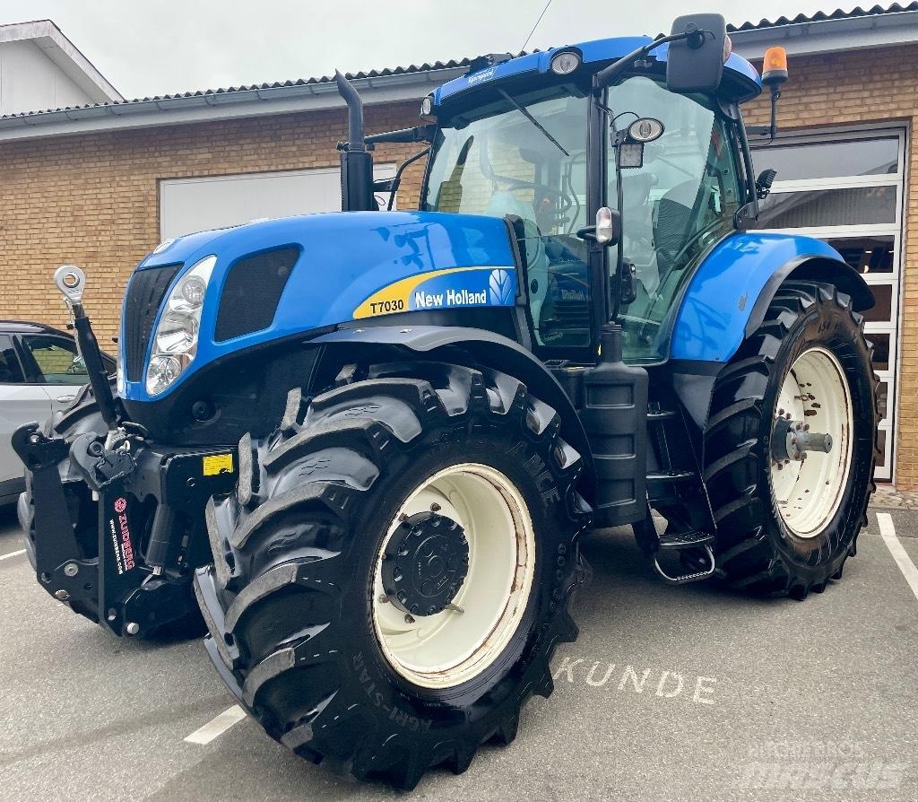 New Holland T 7030 Tratores Agrícolas usados