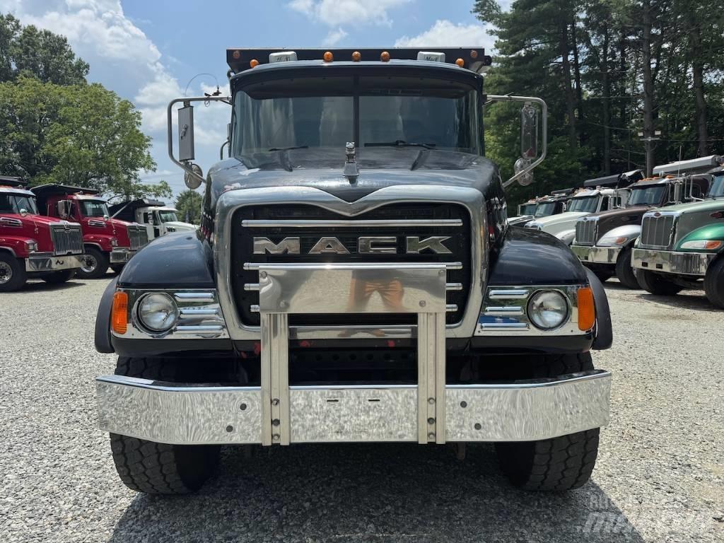 Mack Granite CV 713 Camiões basculantes