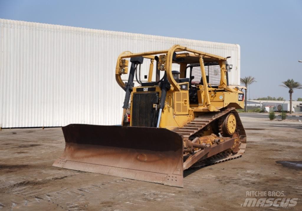 CAT D 6 R Dozers - Tratores rastos