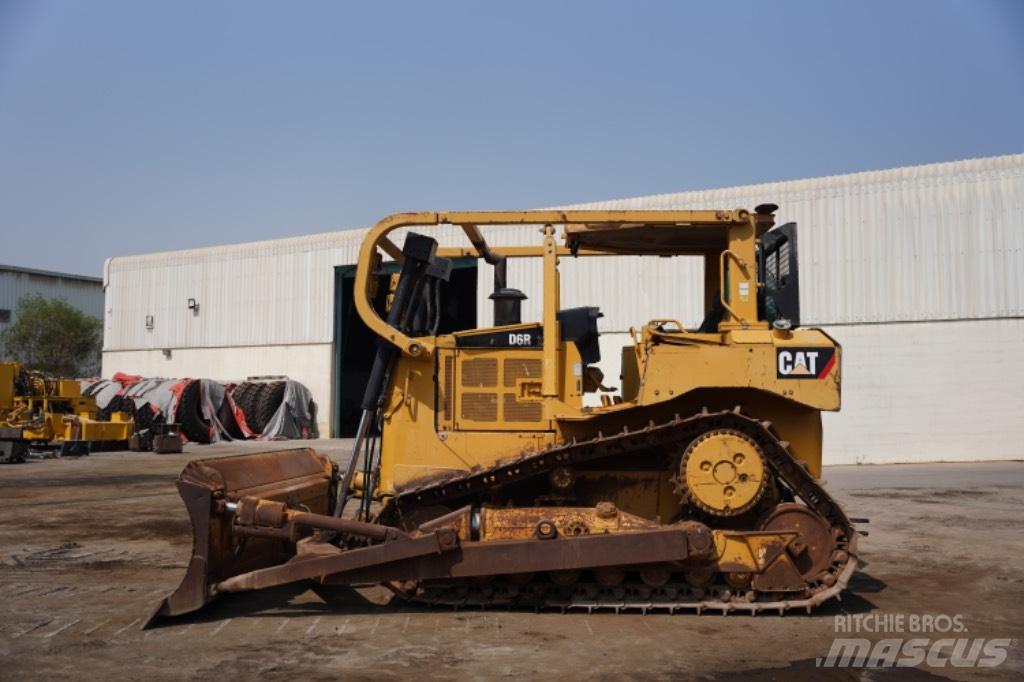 CAT D 6 R Dozers - Tratores rastos