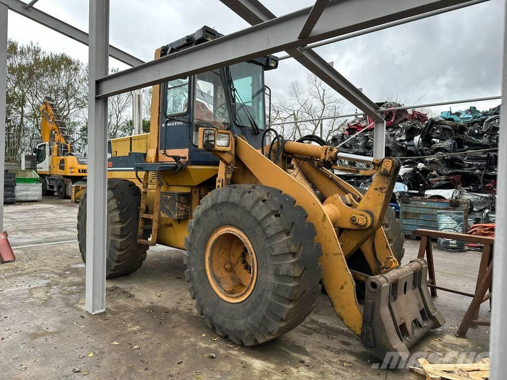 Komatsu WA200 Carregadeiras de rodas