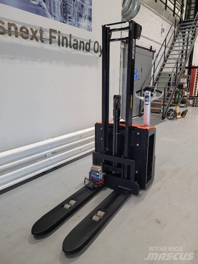 Rocla SWS 16 Empilhador para operador externo