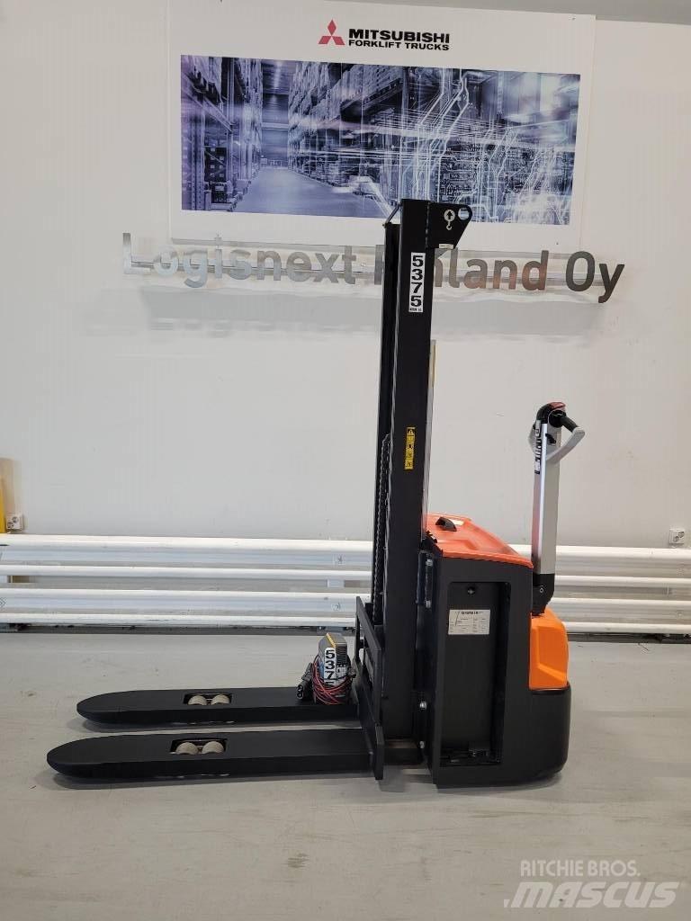 Rocla SWS 16 Empilhador para operador externo