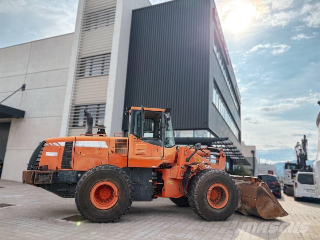 Doosan DL 300 Carregadeiras de rodas