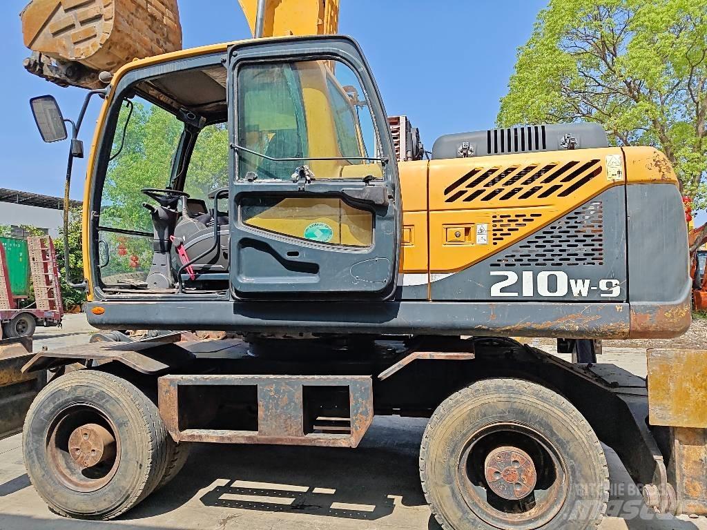Hyundai R210W-9 Escavadoras de rodas