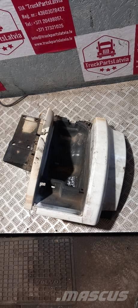 Scania 94 D.  1324599 Cabines e interior