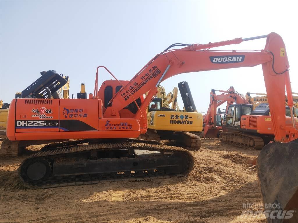 Doosan DH225LC-7 Escavadeiras de esteiras