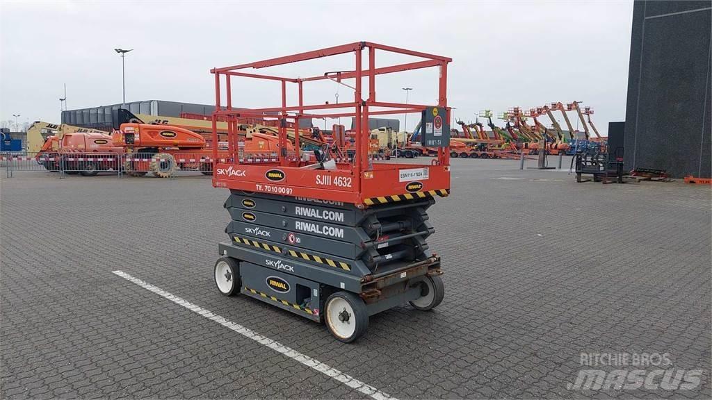 SkyJack SJIII4632 Elevadores de tesoura