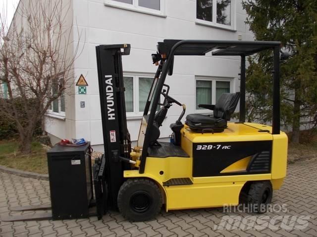 Hyundai 32 B-7 Empilhadores eléctricos