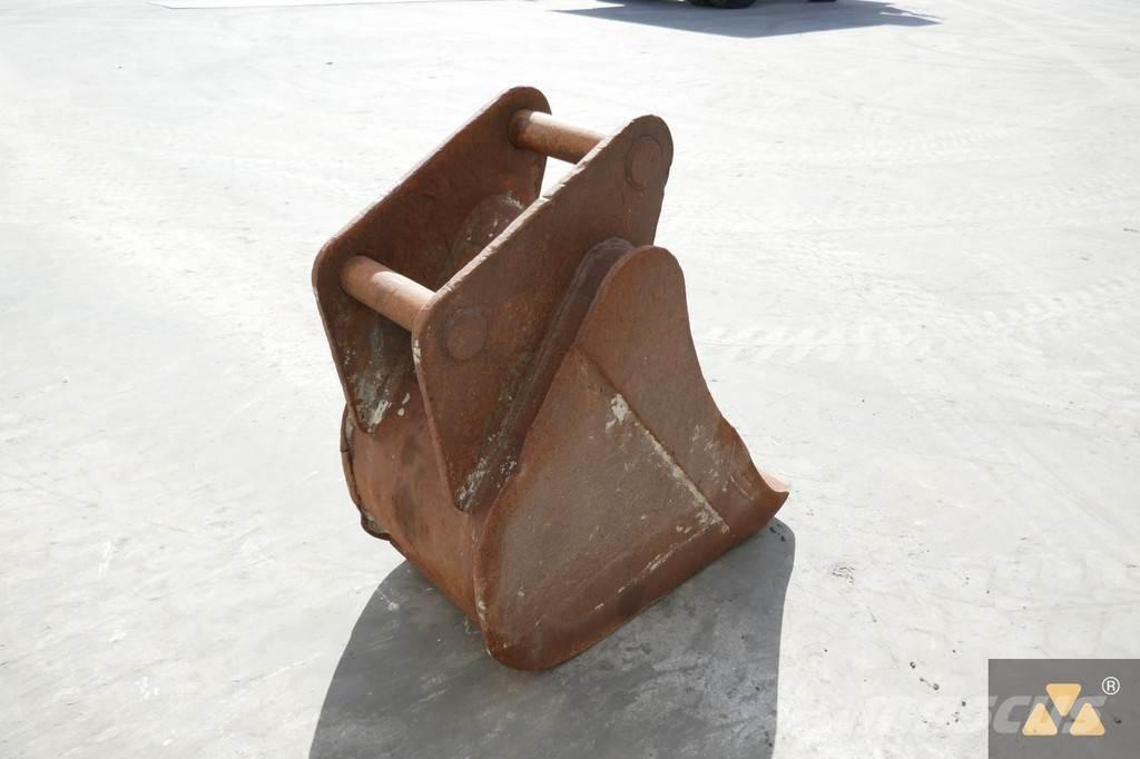 CAT 320 Bucket Baldes