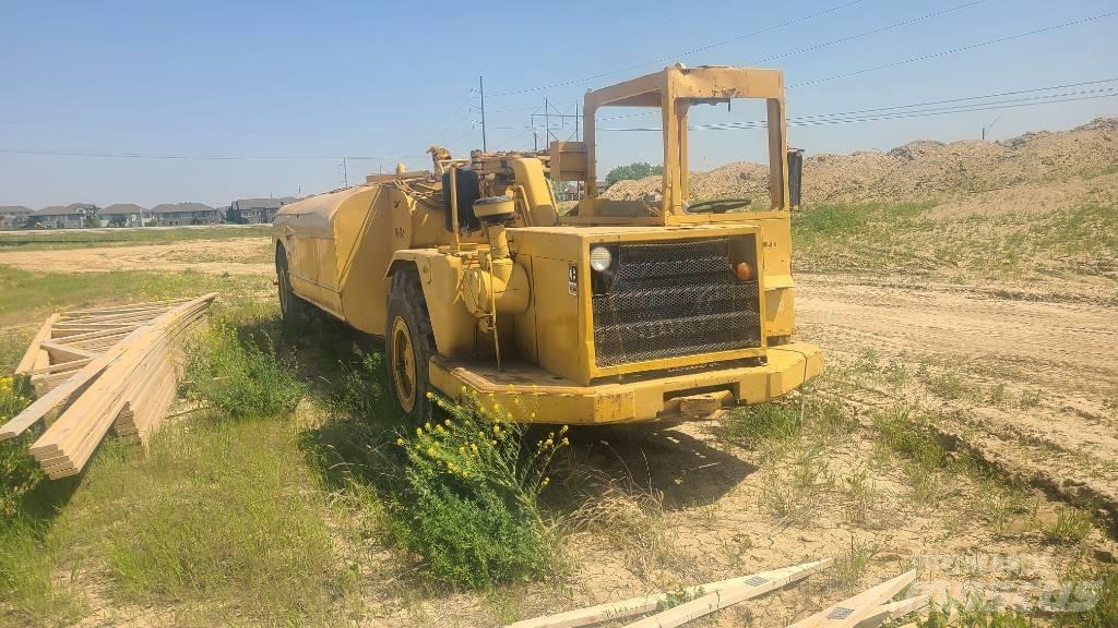 CAT 613 B Auto-tanques