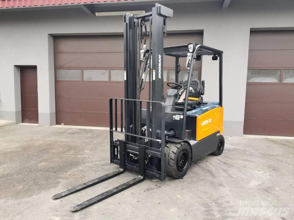 Doosan B25S-7 Empilhadores eléctricos