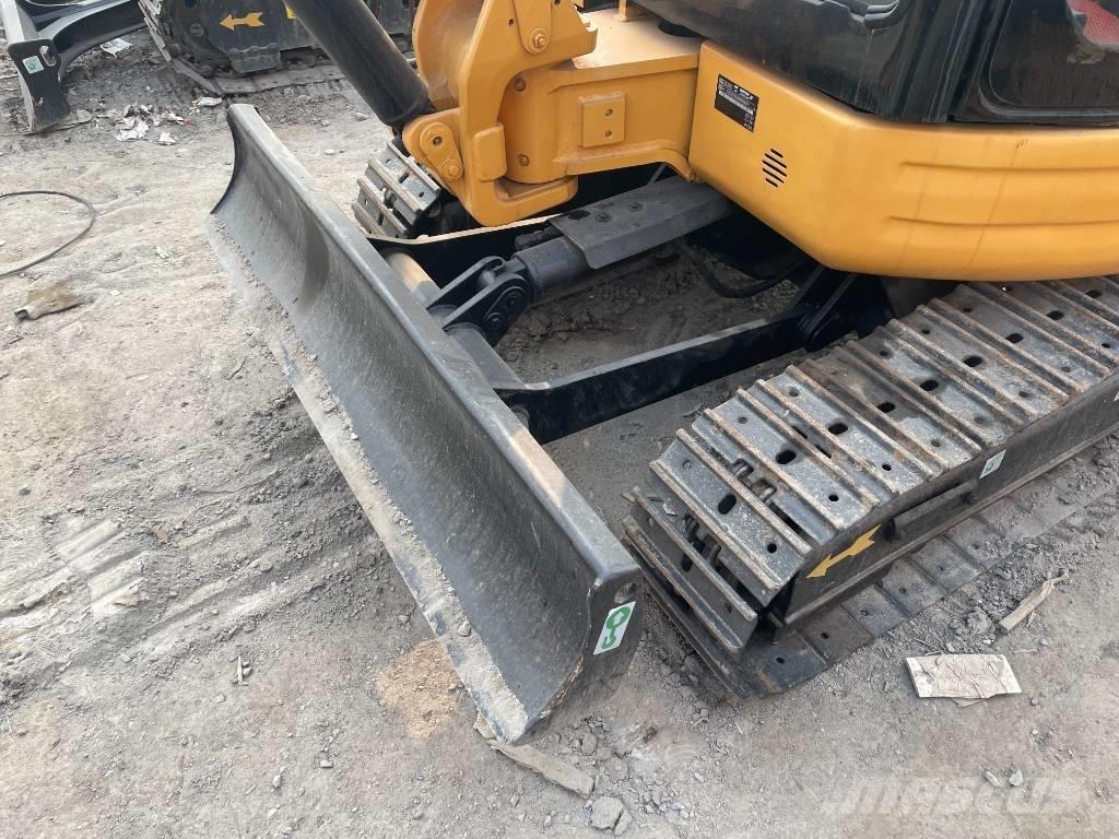 CAT 303.5ECR Miniescavadeiras