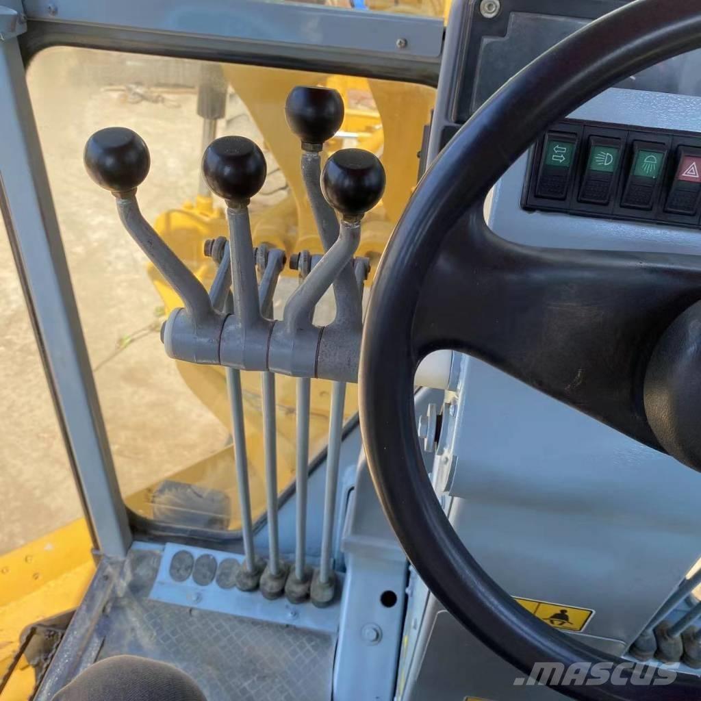 CAT 140 K Motoniveladoras