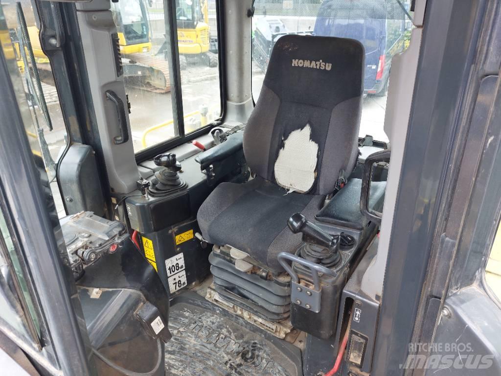 Komatsu D65PX-18 Dozers - Tratores rastos