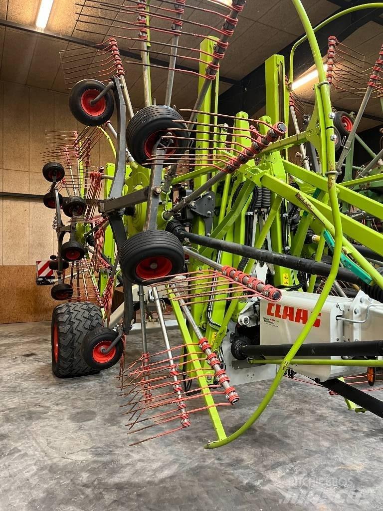 CLAAS Liner 4000 HHV Ancinho virador