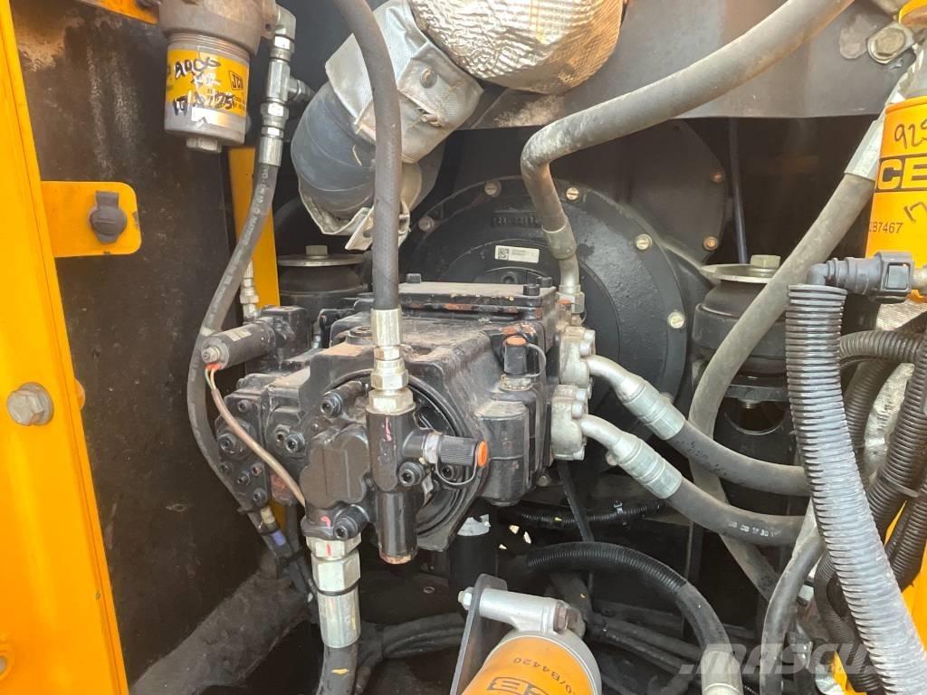 JCB JS 130 LC 4F Escavadeiras de esteiras