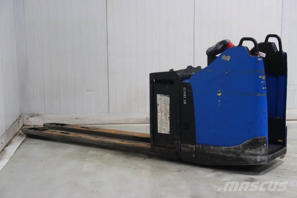 Toyota LPE200/8 Porta palettes