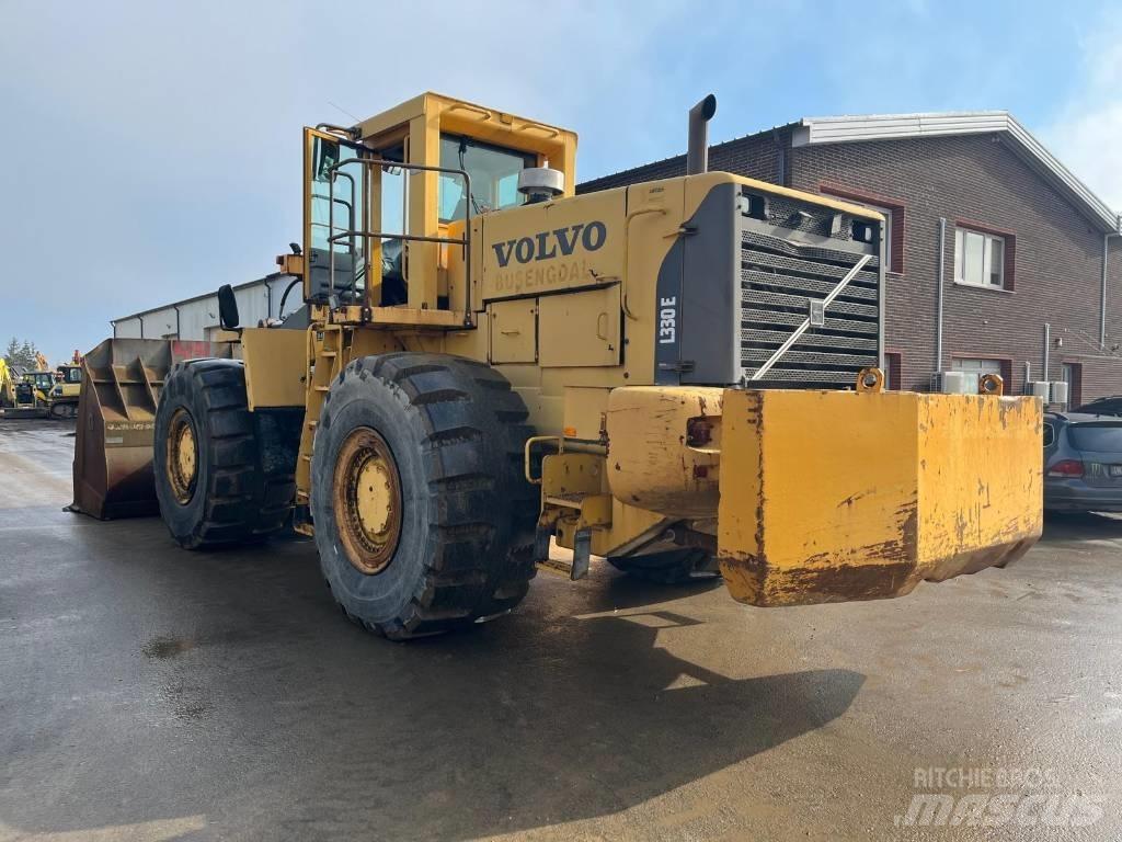 Volvo L 330 E Carregadeiras de rodas