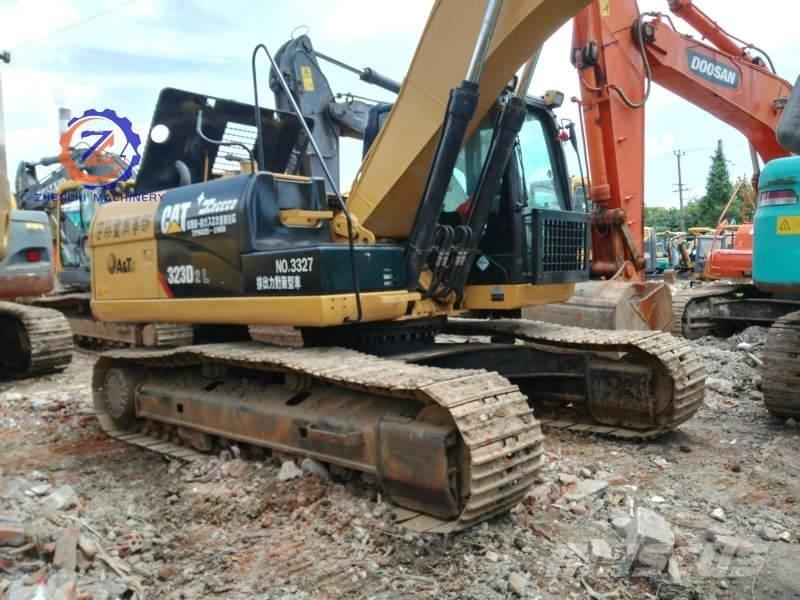 CAT 323 D L Escavadeiras de esteiras