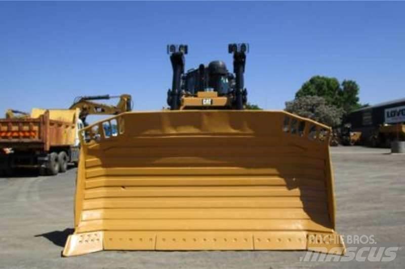 CAT D8R Dozers - Tratores rastos