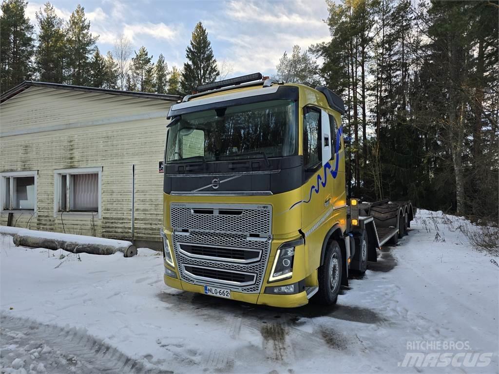Volvo FH 16 750 Camiões de transporte de máquinas florestais