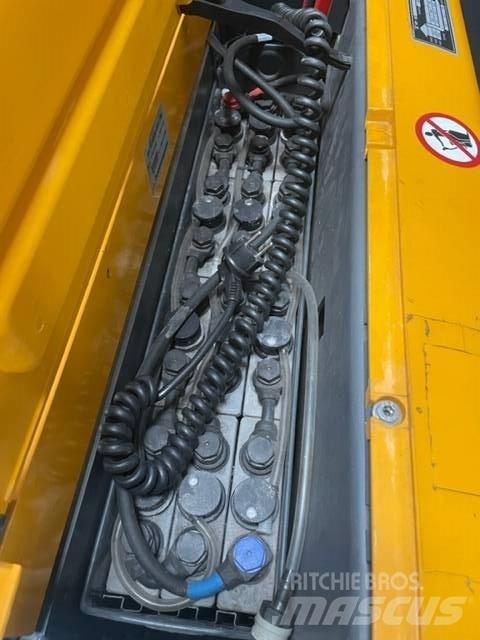Jungheinrich EJC 112 Empilhador para operador externo