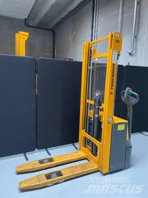 Jungheinrich EJC 112 Empilhador para operador externo