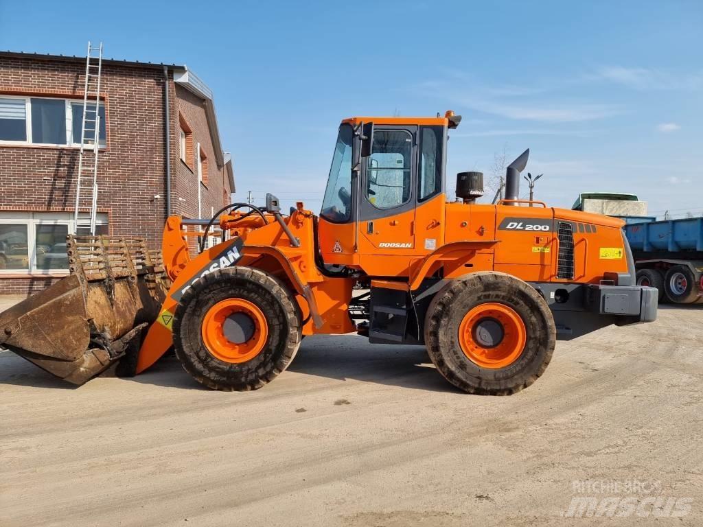 Doosan DL 200 Carregadeiras de rodas