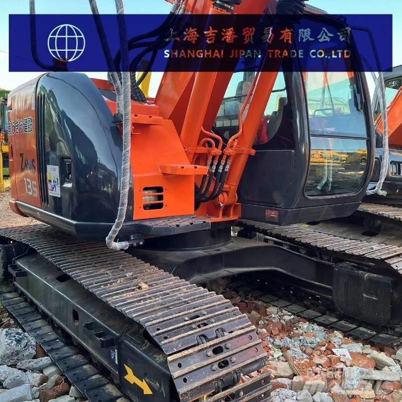 Hitachi ZX 135 Escavadeiras de esteiras