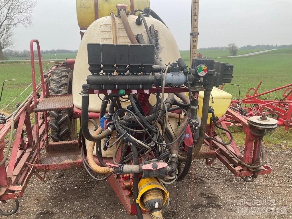Hardi 2400 Pulverizadores rebocados