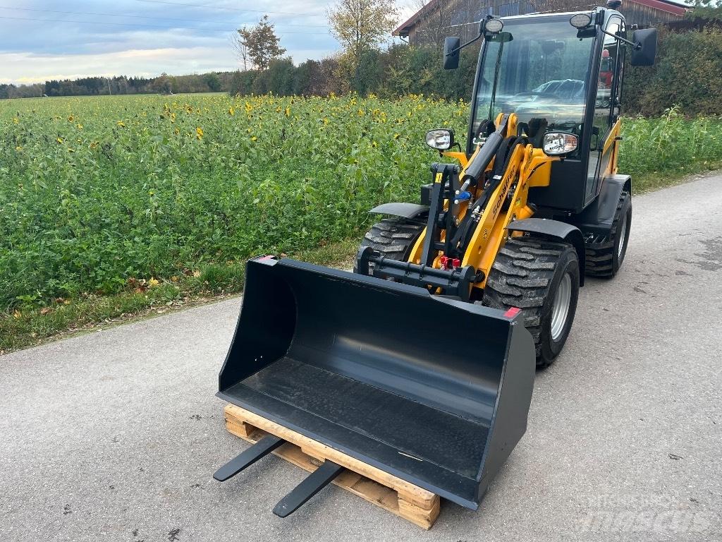 Schäffer 2445S Minicarregadeiras