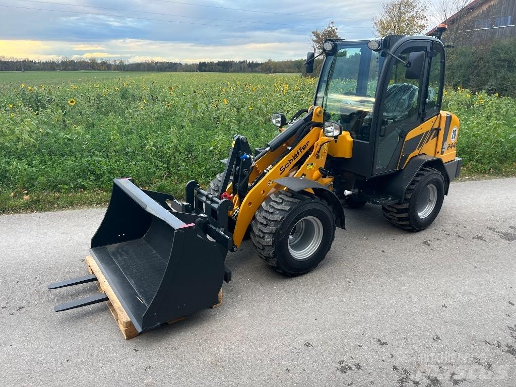Schäffer 2445S Minicarregadeiras