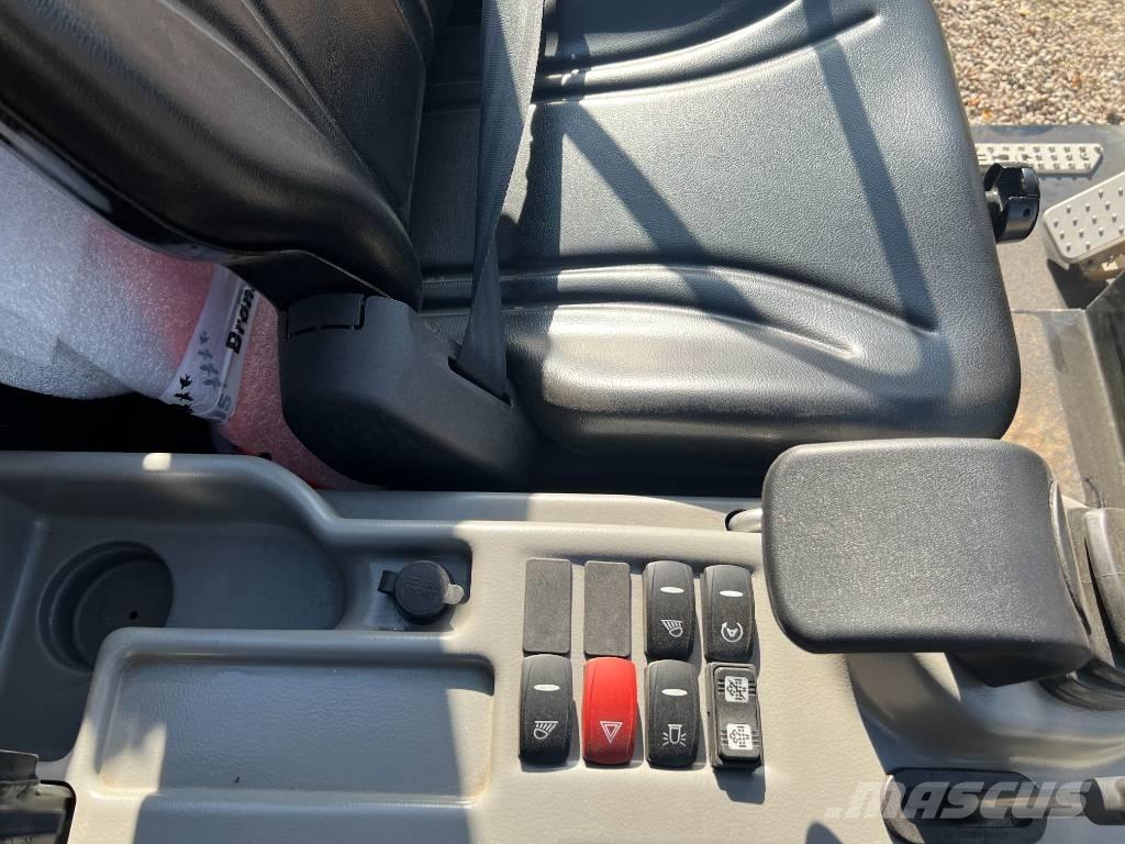 JCB 403 Plus Mini carregadoras