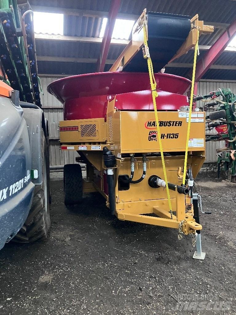 Haybuster H1135 Cortadores, moinhos e desenroladores de fardos