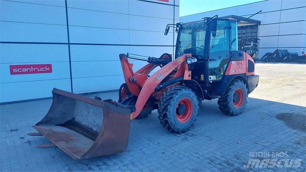 Kubota R085 Carregadora multifunções
