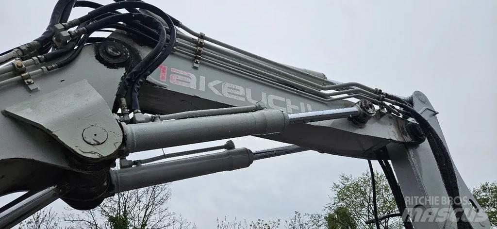 Takeuchi TB 175W Escavadoras Midi 7t - 12t