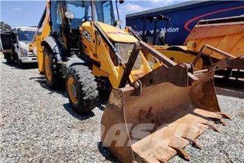 JCB 3CX 4X4 Retroescavadeiras