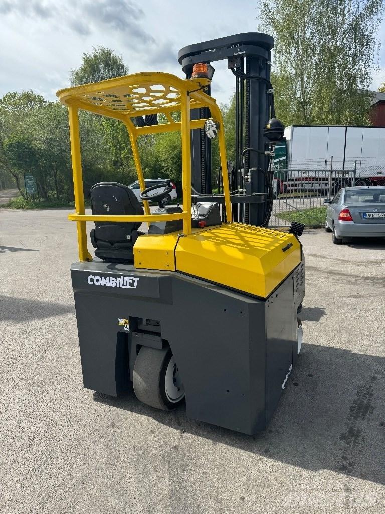 Combilift CBE3000 Empilhadores de 4 vias
