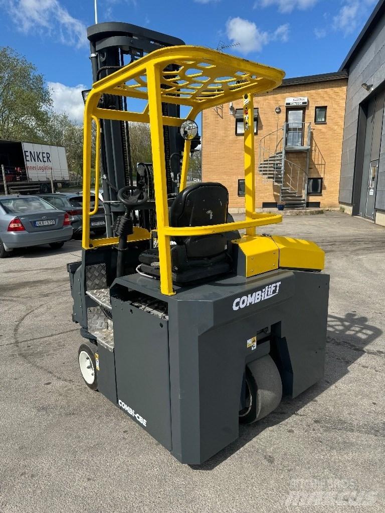 Combilift CBE3000 Empilhadores de 4 vias
