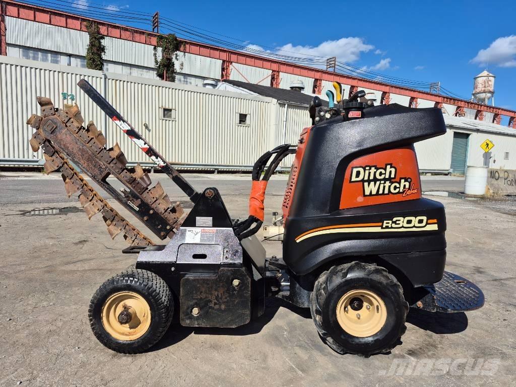 Ditch Witch R300 Abre-valas