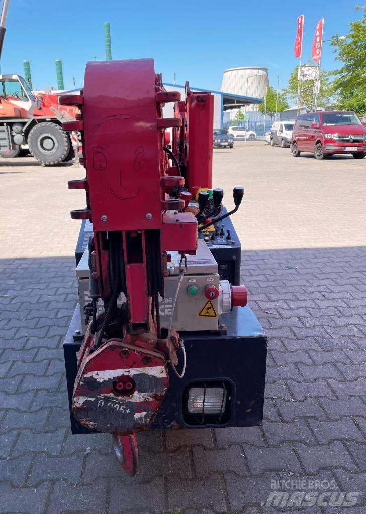 Unic URW-095 Mini gruas